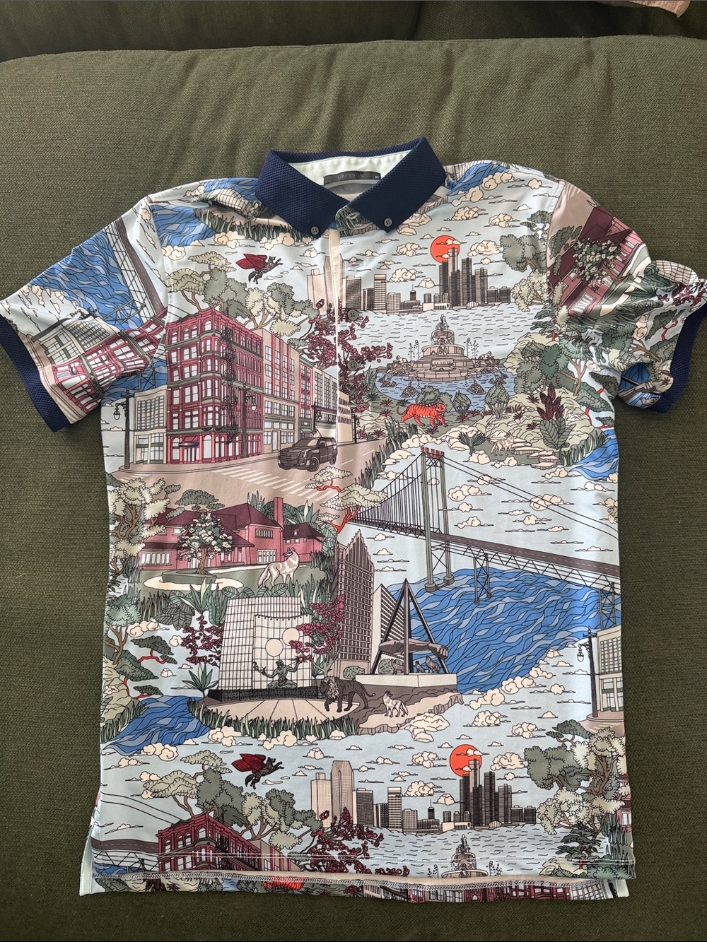 CADILLAC X GREYSON MEN’S DETROIT PRINT POLO - SIZE MEDIUM - LIKE NEW